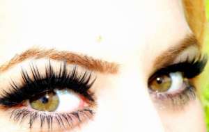 Eyelash extensions classes: the unstoppable rise of glam eyes